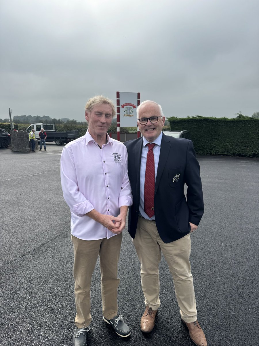 PDurkan's tweet image. ⁦@Munsterrugby⁩ ⁦@nenaghormondrfc⁩ ⁦@CorkConRugbyFC⁩ ⁦@Seanqf⁩ Congratulations to All ⁦@nenaghormondrfc⁩ on the opening of their new 4G pitch .Great to meet all from ⁦@CorkConRugbyFC⁩ and ⁦@nenaghormondrfc⁩ and in particular those two👏👍