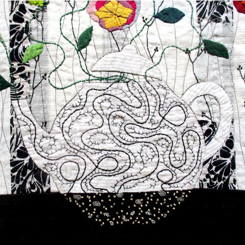 Adorn your space with a charming art quilt featuring a teapot and flowers, perfect as a wall hanging. Embrace the cozy cottagecore vibes. 🌿🌸  buff.ly/3TFqatN #cottagecore