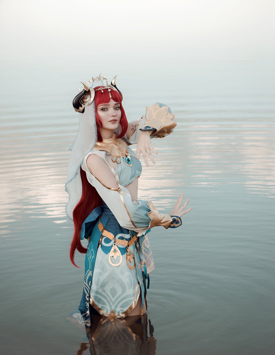Nilou from <a href="/GenshinImpact/">Genshin Impact</a> 
Photo by <a href="/nevicosplay/">nevicosplay</a>