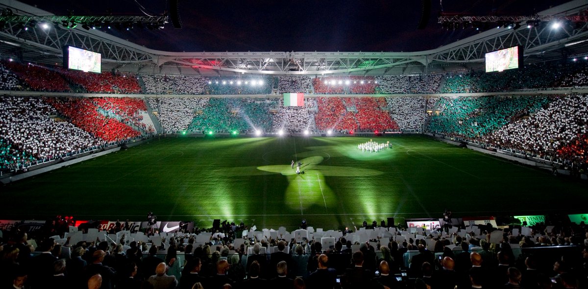 juventusfc's tweet photo. 1️⃣3️⃣ anni fa, l'inaugurazione dell'Allianz Stadium 🏟️

Casa nostra. 🏡🤍🖤 https://t.co/7Endhi0S2r