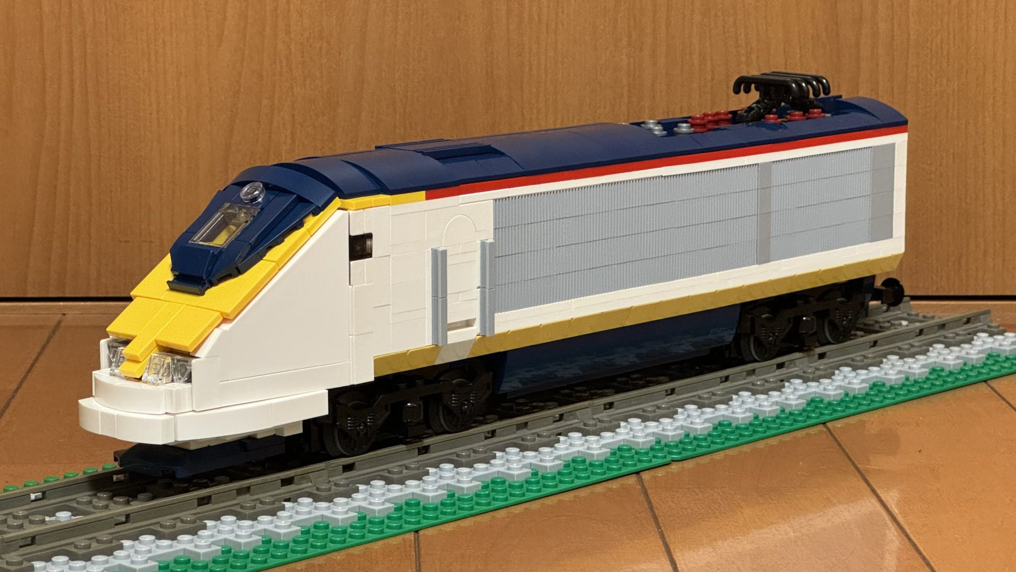 Brick Train Awards X Entry for Best Electric Locomotive British Rail Class 373 Eurostar by tanaka lego Asia Australasia legotrain lego bricktrainawards legotrains modeltrains https t SRpvBNQldb X