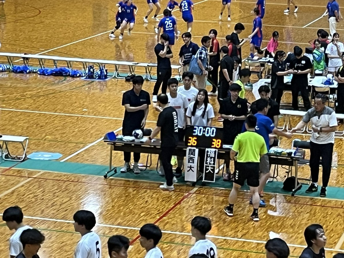 KUWS_hand's tweet photo. 9月7日の試合は38対36で関大に勝利しました。
大事な初戦、さらに春リーグベスト4のチームに勝利しました。
このまま気合を入れ9月8日の体大戦に望みます。
応援よろしくお願いします
 #初勝利
 #秋リーグ
 #ハンドボール https://t.co/LhvKg6DrO8