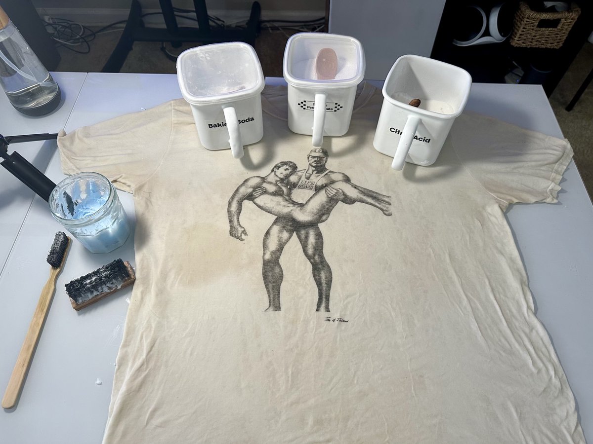 cali_cajun's tweet photo. Gentle reminder for any Clients working with a #masseur , tips are appreciated. About 60% of massage is laundry &amp; prep time. For every 60mins, I spend about 2 hours of prep &amp; aftercare. #gay #gaymassage #laundry #itallcomesoutinthewash https://t.co/YetKZWl3R2