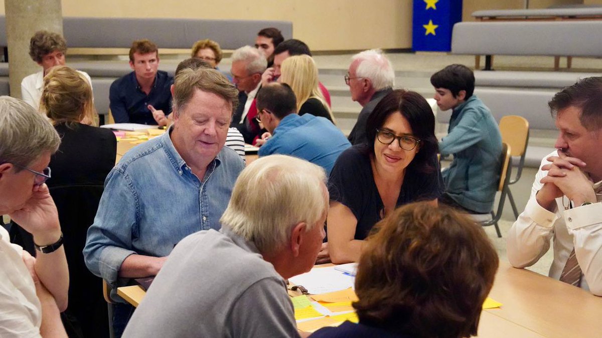 PierreBaty's tweet image. 🧑‍🏫 La rentrée du @MoDem_Paris ! 

Quel plaisir de retrouver les démocrates parisiens, engagés pour une ville qui doit bien davantage à ses citoyens. 
🤝🌳🫧👮‍♂️🧑‍🏫