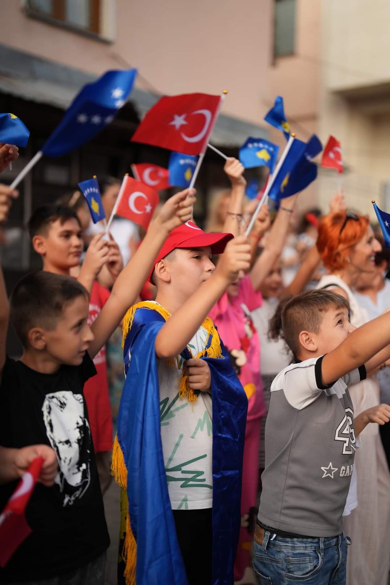 🇹🇷Türkiye Cumhuriyeti Dışişleri Bakanı Hakan Fidan: "Türk tarihini burada her türlü koşula rağmen yaşatıyor olmanız, buradaki varlığınız, birliğiniz, dirliğiniz, iriliğiniz bizim için çok şey ifade ediyor".