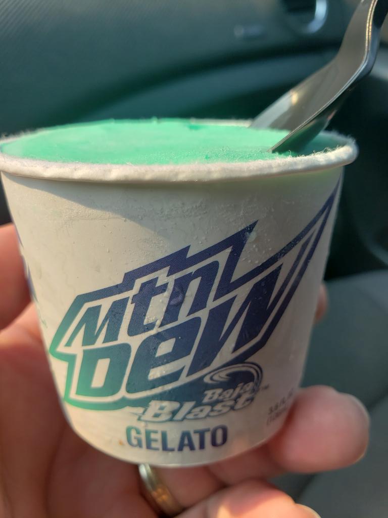EarWaxian's tweet photo. Finally got my hands on the #MtnDewBajaBlastGelato from @TacoBell @MountainDew https://t.co/B69xTcrluG
