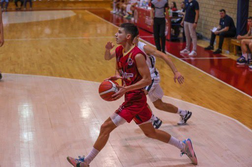 BCFMP's tweet photo. Još jedan ubedljiv trijumf i 💯 mladih Pantera u kvalifikacijama za JJLS 💪
Juniori KK FMP savladali su Torlak OKK Beograd sa 106:66 u drugom meču kvalifikacija za Jedinstvenu juniorsku ligu Srbije.
BRAVO PANTERI! 🙌
#kkfmp #panteri #jjls https://t.co/Auzb6uZdq7