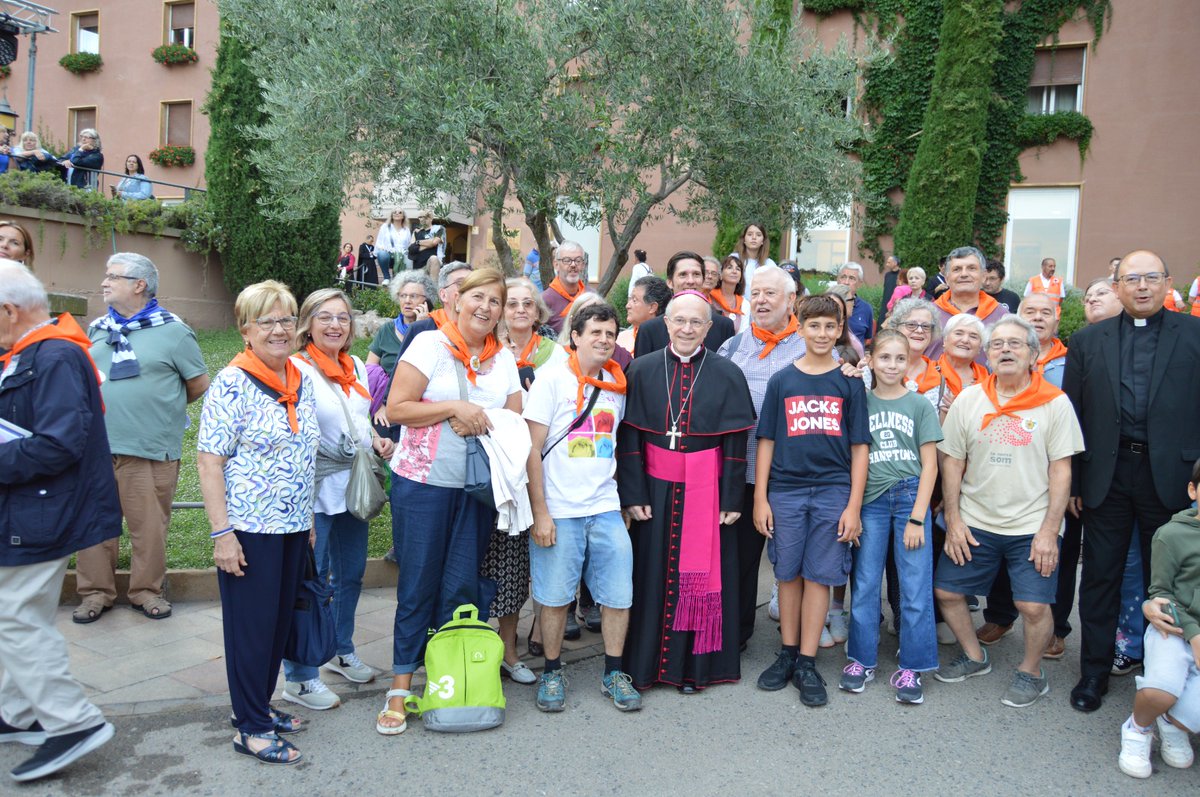 <a href="/afersreligiosos/">Afers religiosos</a> <a href="/montserratinfo/">Abadia de Montserrat</a> El bisbe Agustí Cortés de <a href="/bisbatsantfeliu/">@BisbatSantFeliu</a> ha acudit aquest dissabte a Montserrat acompanyat per un nombrós grup de fidels de la parròquia-catedral de Sant Llorenç.