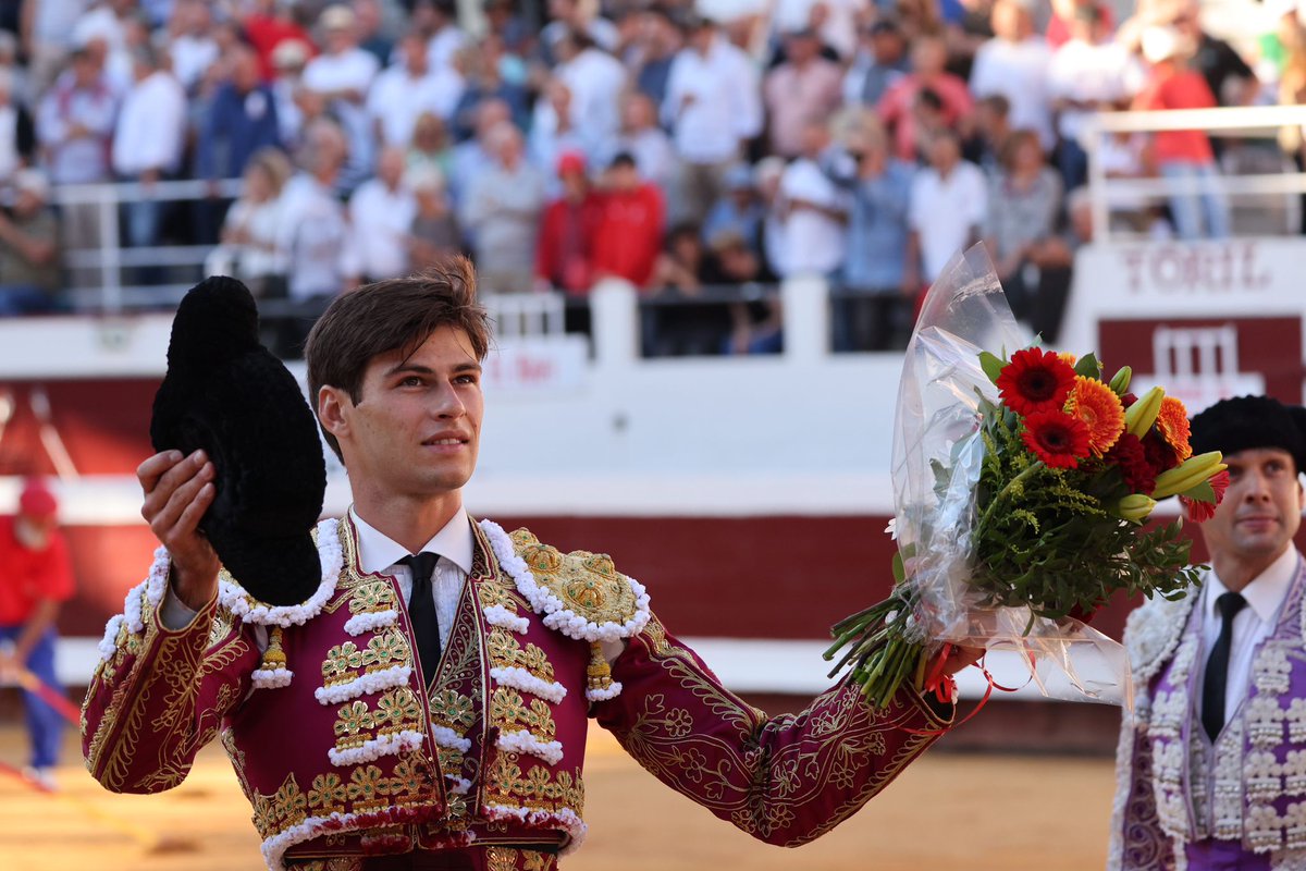 FESTEJOS.- Seriedad y emoción en Dax por Antonio Arévalo Fotos: William Lucas <a href="/EsauFernandez/">Esaú Fernández</a> <a href="/RafiRaucoule/">Rafi Raucoule "El Rafi"</a> <a href="/InfoMESCRIBANO/">Manuel Escribano</a> #Dax2024   burladero.tv/festejos/2024/…