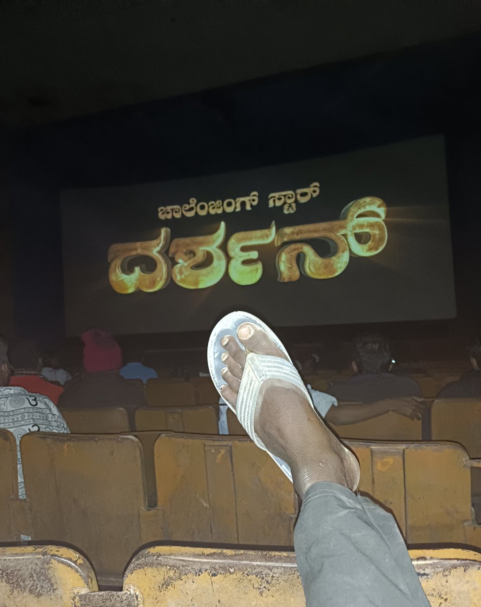 D__For__Dhruva's tweet image. Heddolo nin Amman @dasadarshan  sulge huttid sule magane, kolegara 
#Doddmane saakid nayi ninuuuuu 
#kichha atra bhikshe akskondu dagar ninu  
Nin un educated slums ge buddi helo swalpa ,himans ge harko ivrna 🤣🤣 hogli 
#Darshan #DhruvaSarja #kichha #appu #Yash