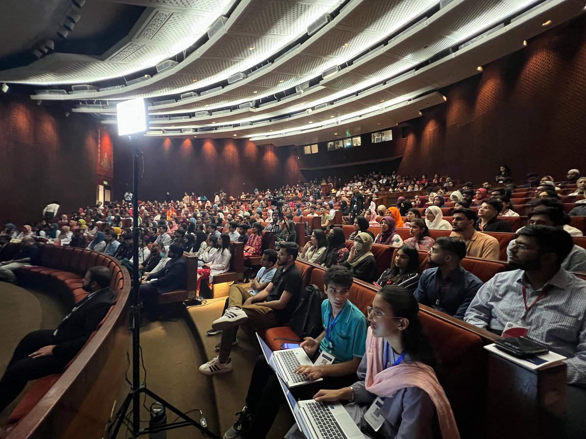 ‘Research must serve the communities where it is generated’ - important lessons at #ISRC24 for a packed auditorium full of students! What an incredible international conference organised by Student’s Research Forum 🎉