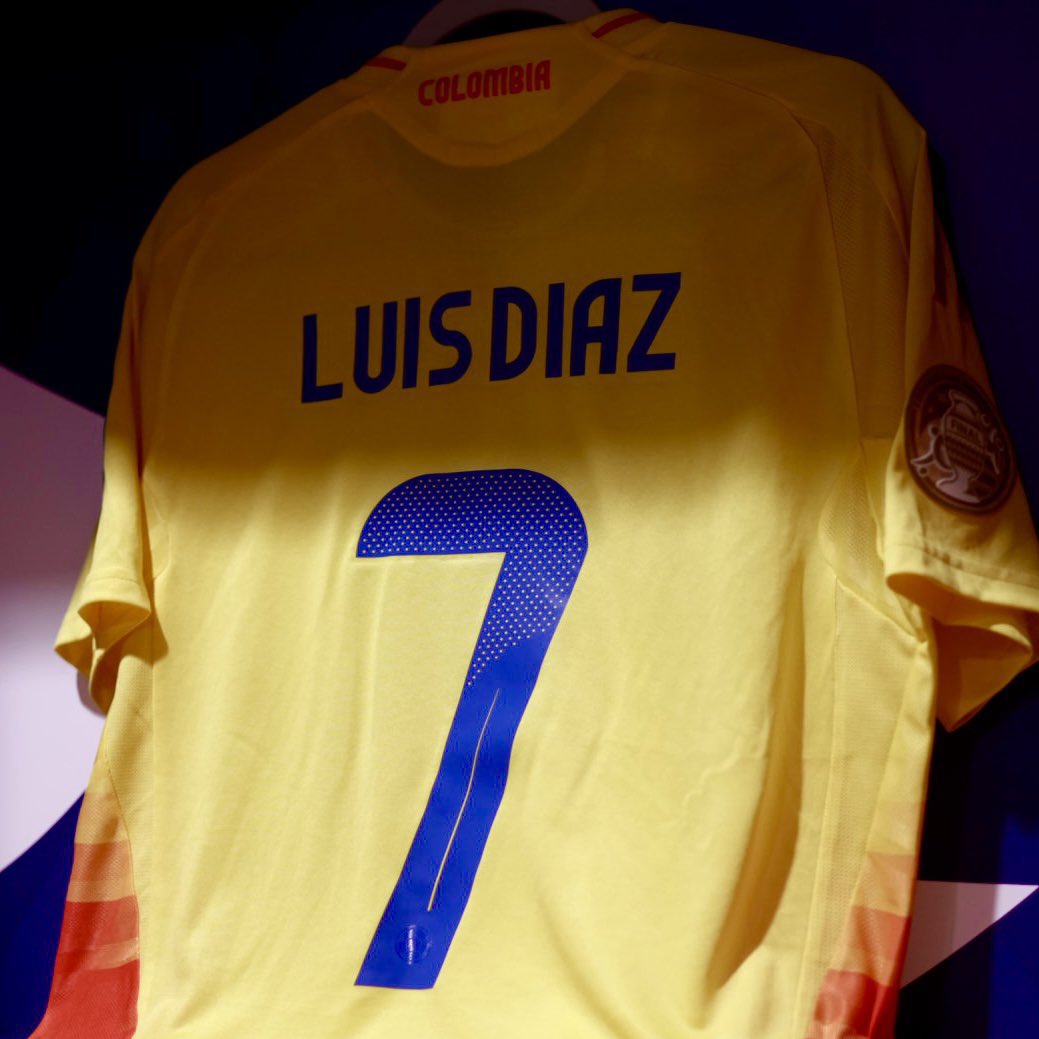 👕 ¡Gánate la camiseta de la <a href="/FCFSeleccionCol/">Selección Colombia</a> de James Rodríguez, Lucho Díaz o tu jugador favorito! 🇨🇴

 👀 Requisitos:

- Da RT a este tweet
- Escríbeme al DM diciendo que quieres participar

🚨 El ganador se dará a conocer el martes 10 de septiembre. Envíos a toda Colombia.