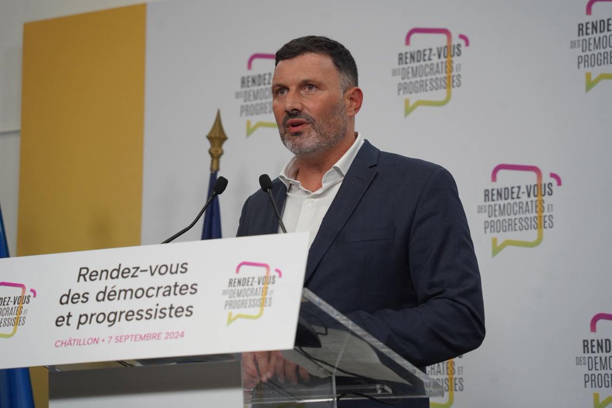 DP_LeParti's tweet photo. 📣 "Nous sommes les héritiers de cette gauche de gouvernement, celle de Mendès, celle de Delors, celle de Rocard, cette gauche du réel, celle qui ne craint pas de rechercher les compromis.
Cette gauche qui n’est pas celle d'Olivier Faure."  - @iacovellixavier #RDVDP https://t.co/wfFeBYyLj5