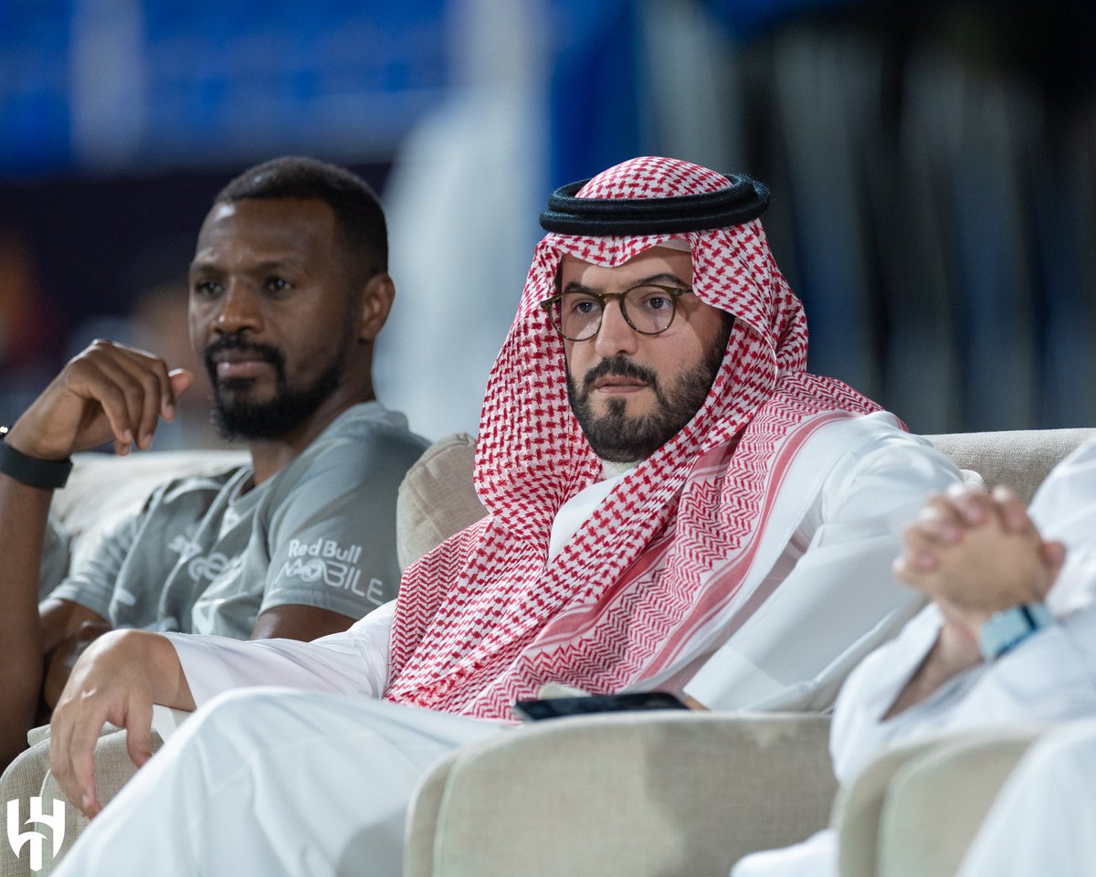 📸 رئيس #الهلال فهد بن سعد بن نافل في تدريب اليوم 

⚪️🔵
