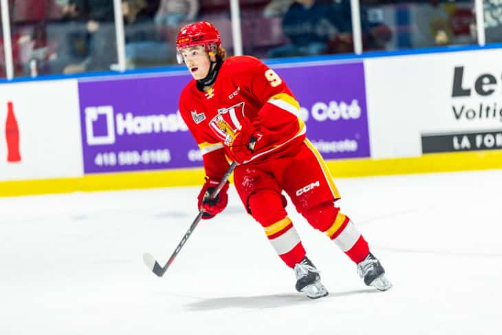 Philippe Germain - VCI (@govcica) on Twitter photo HOCKEY : Deux anciens ou joueurs actuels de la <a href="/LHJMQ/">LHJMQ</a> invités au camp des recrues des <a href="/Canes/">Carolina Hurricanes</a> qui démarre la semaine prochaine.
Antonin Verreault (GAT/ROU)
*Justin Poirier (BAC)
<a href="/LNH_FR/">LNH</a> <a href="/LCHhockey/">Ligue canadienne de hockey</a> *Choix au Repêchage du club HOCKEY : Deux anciens ou joueurs actuels de la <a href="/LHJMQ/">LHJMQ</a> invités au camp des recrues des <a href="/Canes/">Carolina Hurricanes</a> qui démarre la semaine prochaine.
Antonin Verreault (GAT/ROU)
*Justin Poirier (BAC)
<a href="/LNH_FR/">LNH</a> <a href="/LCHhockey/">Ligue canadienne de hockey</a> *Choix au Repêchage du club