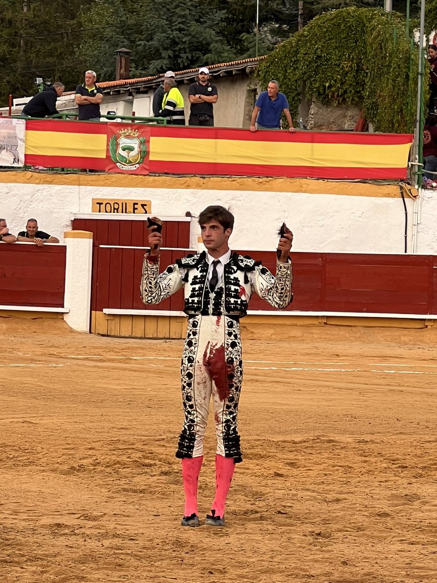 <a href="/Angel_Sanchez12/">Angel Sanchez</a> triunfa en Cercedilla. 4 orejas.