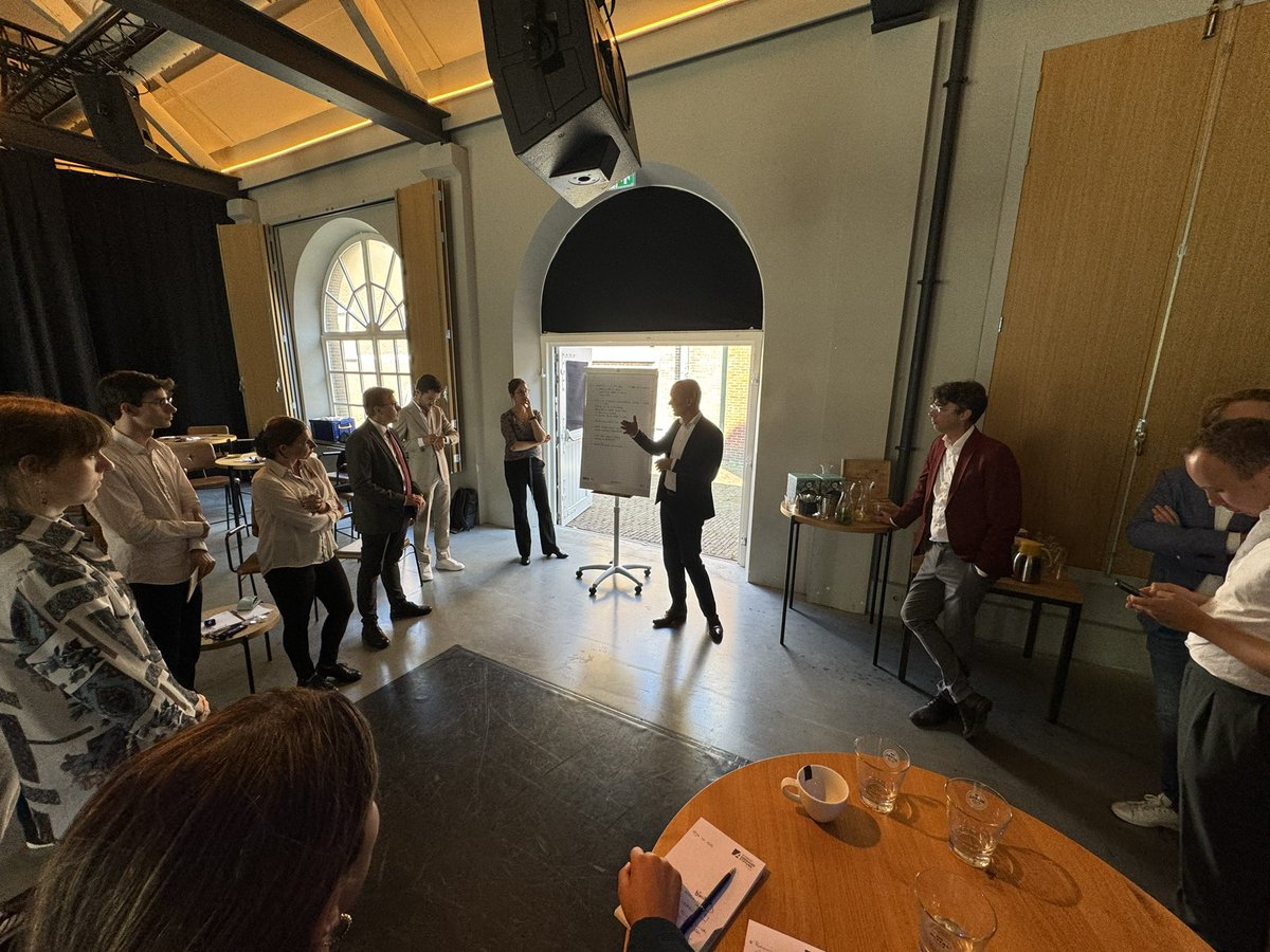 aj_boot's tweet image. Hoe bouwen we aan veerkrachtige gemeenschappen in tijden van toenemende oorlogsdreiging? 🤝 O.a. hierover mooie gesprekken gehad met andere deelnemers tijdens het Den Helder Security Forum vandaag. 

Dank aan @marchaverkamp en @HarmenKrul voor deze dag!

@cdavandaag @KASonline