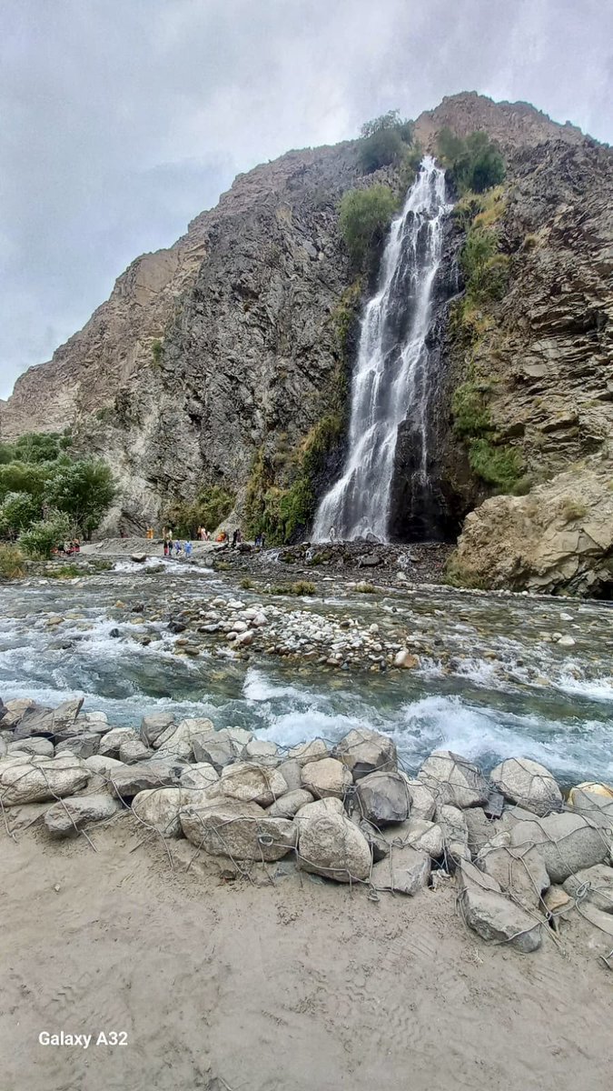 TrangoAdventure's tweet image. Manthokha Waterfall, located in Kharmang valley, Skardu, Pakistan. This waterfall is approx 180 feet high from ground and located 60 km away from Skardu. 
#ManthokaWaterfall #Skardu #trangoadventures