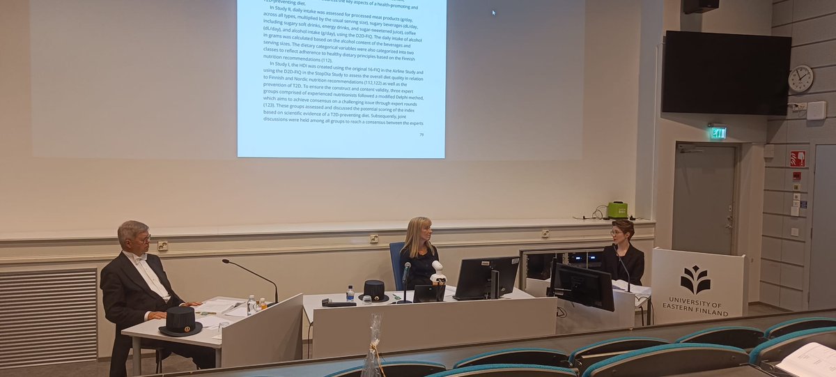 AittolaKirsikka's tweet photo. Olipas jännittävä ja mahtava päivä eilen. 🧑‍🎓
Kiitos kaikille päivään osallistuneille ja #väitöskirja-matkassa mukana olleille! 🤗
Kuvia en ehtinyt napsia, mutta tänään on ikimuistoista päivää muisteltu ❤️
#väitös #karonkka https://t.co/p3X9zjclor