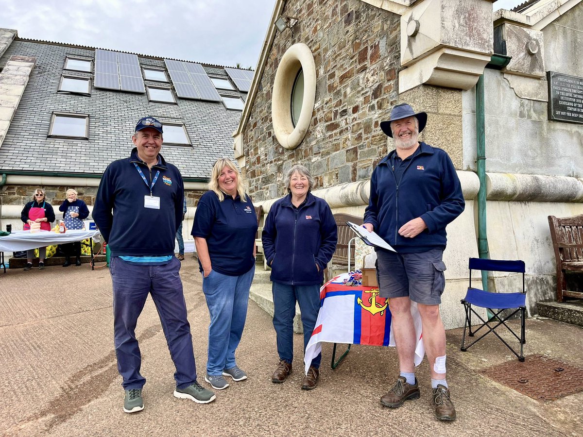 Congratulations to everyone who completed the 16 mile #clovelly to #appledore walk on the South West Coastal Path supporting <a href="/AppledoreRNLI/">R.N.L.I Appledore</a>  <a href="/RNLI/">RNLI</a> and the #rnli #volunteers who made it happen #Devon