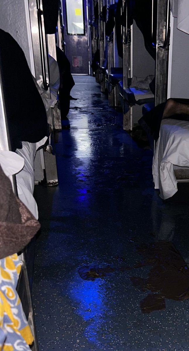 Rangaraodesai's tweet photo. @SCRailwayIndia @IRCTCofficial @RailMinIndia  @RailMadad 

Condition of coach B2, train no. 11311 https://t.co/TdipFc17o8