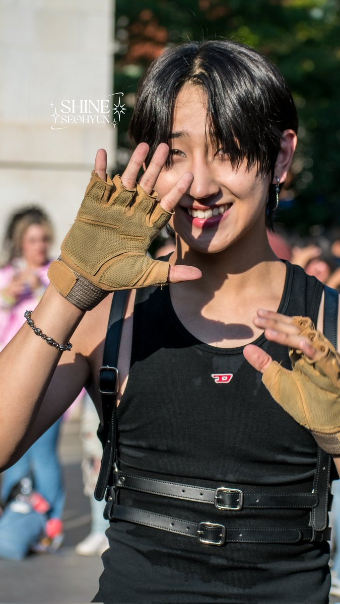 More photo/video coming! Please love NewBeat &amp; Seohyun a lot!!!

New York busking 24.08.10

기다리게해서 죄송합니다 🙏 

<a href="/NewBeat_twt/">NEWBEAT</a> 

#HIGHnLOW #ThREDingChallenge 
#NewBeat #NewBoyGroup #SEOHYUN #CHOISEOHYUN #최서현  #SEAN #뉴비트 #HinLove new