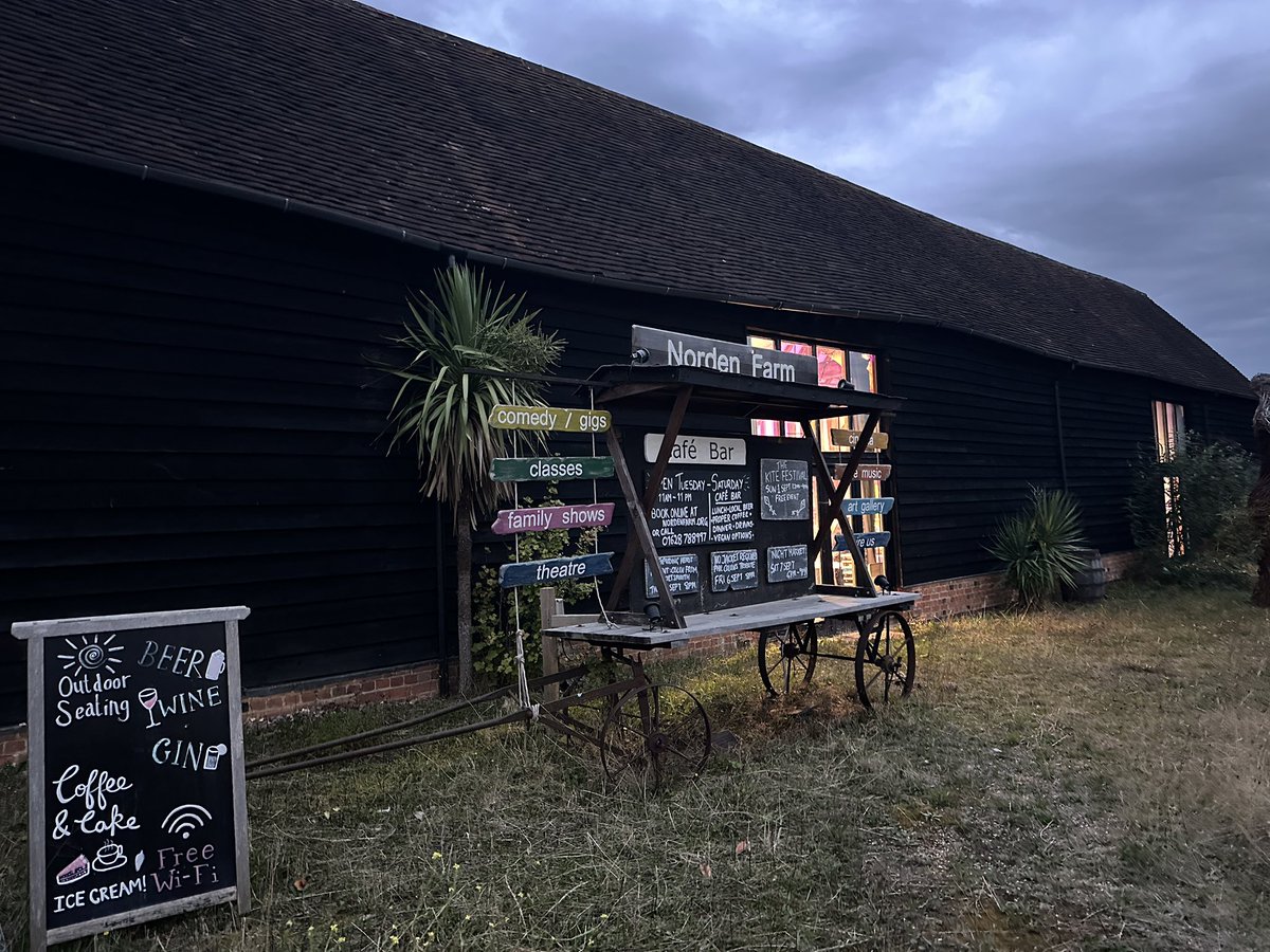 Out tonight for the <a href="/nordenfarm/">Norden Farm</a> Night Market 

Some great stalls and food vendors.

#Maidenhead