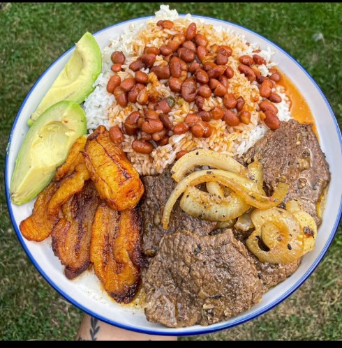 I love eating this food 🍛🍹🥂