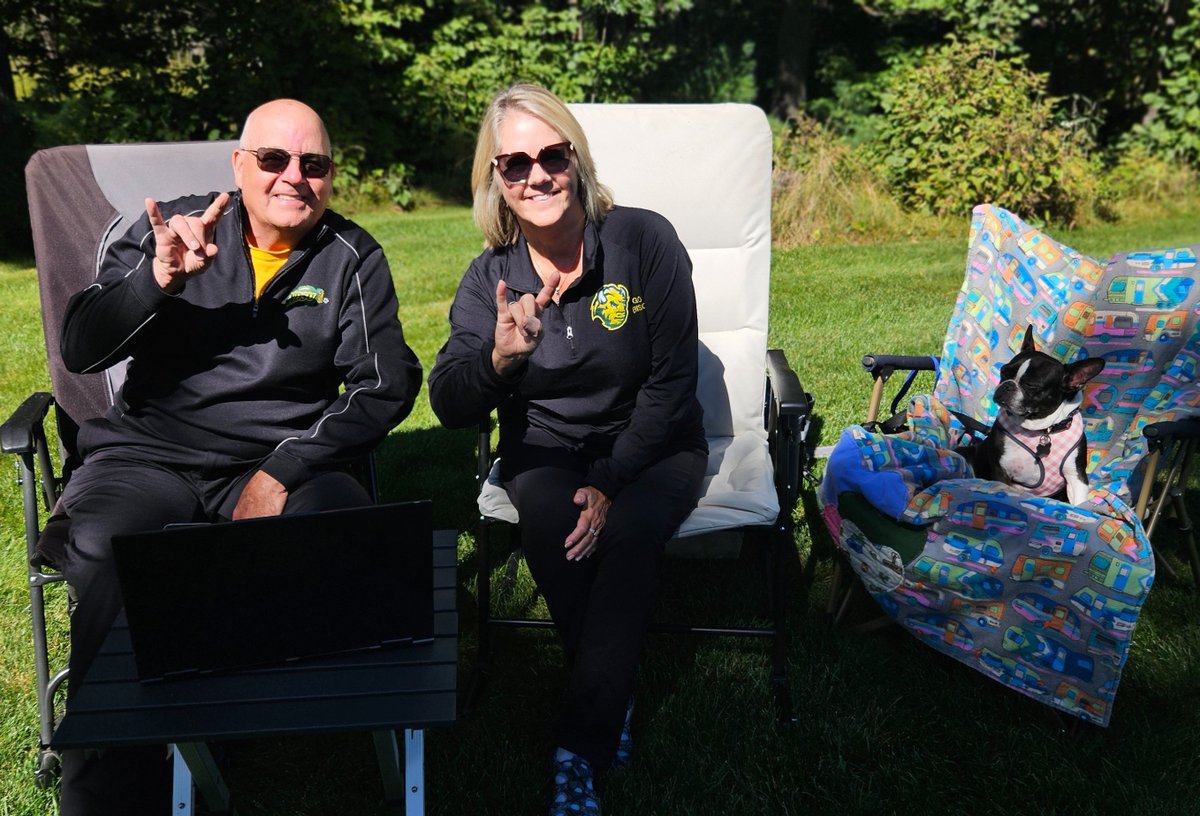 LSperal's tweet image. Everybody up! The march is on! #scheelsgameday