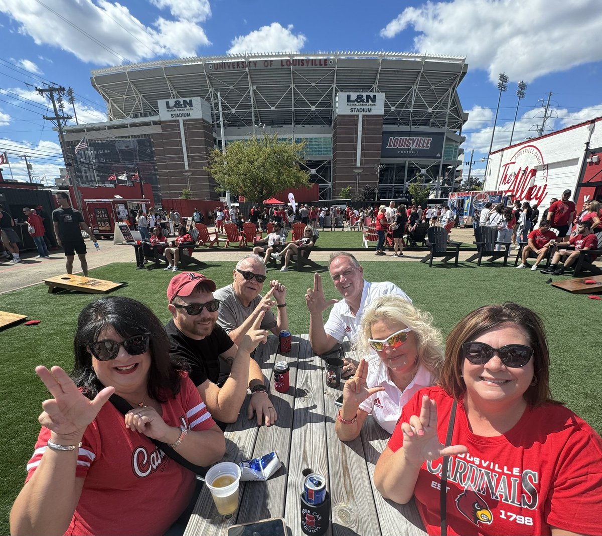 Weather is great to see a #gocards win!!
