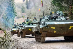 Populiste63's tweet image. Bloomberg : l&apos;invasion des forces armées ukrainiennes dans la région de Koursk coûtera cher à l&apos;Ukraine... #Piège #Carnage ura.news/news/1052814667