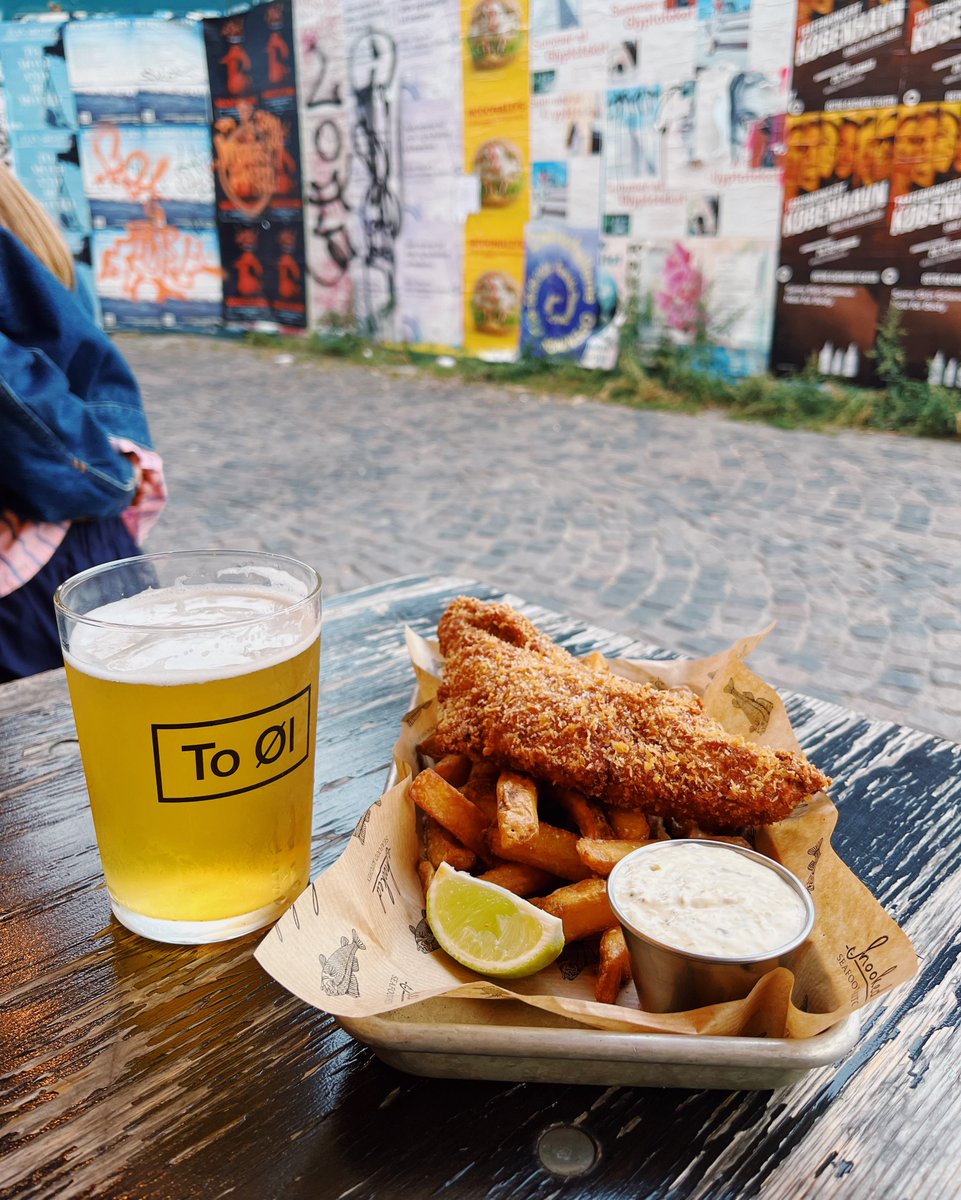 rusticella's tweet image. Копенгаген - город счастливых людей ✨

(Дания - вторая страна в мире по «индексу счастья)

P.S. Но фиш энд чипс с певком стоят 27€, я счастлив, но не очень.