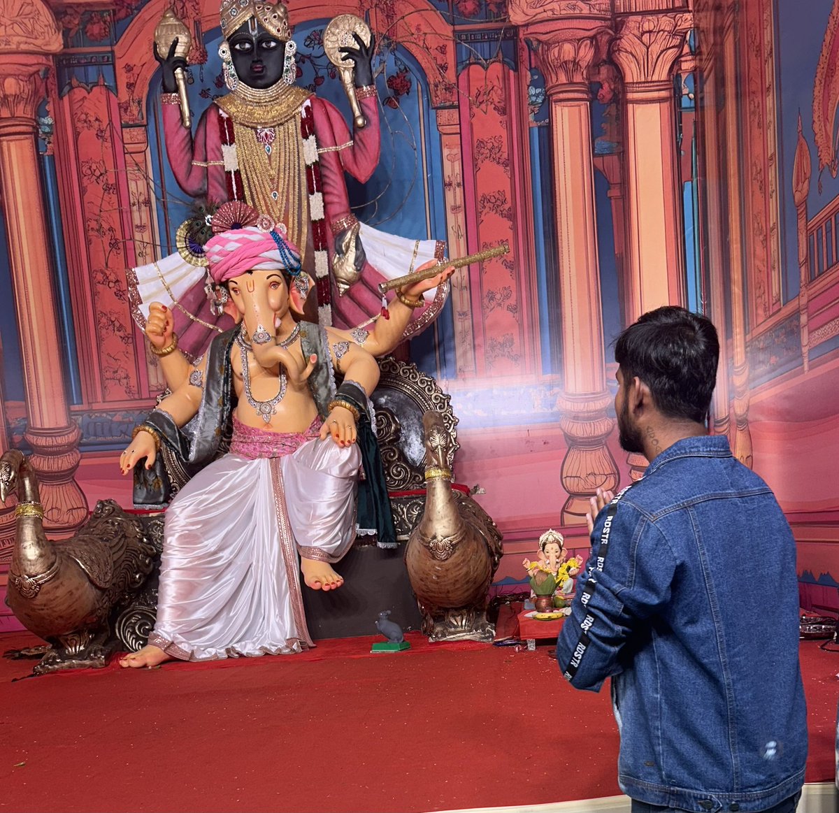 Jayesh110798's tweet photo. 👑Ganpati Bappa Morya🙏❤️🙇

#GaneshChaturthi2024 #ganapatibappamorya #GaneshaFestival #GaneshaFestival https://t.co/77Q4UEkrz1