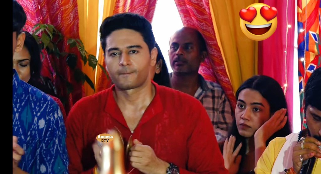 EnjoyLife_Peace's tweet photo. #GaneshaChaturthi on #Anupamaa Set on 07.09.2024 Our Cuties celebrating Ganapati Bappa ka Janamdin aurHere while playing instrument #GauravKhanna become #AnujKapadia as #Anuj has played same instrnt today's epi Ting Ting #GauravKhanna #AkanshaChamolaKhanna #RupaliGanguly #DKPTeam https://t.co/eeYxlvlnYt