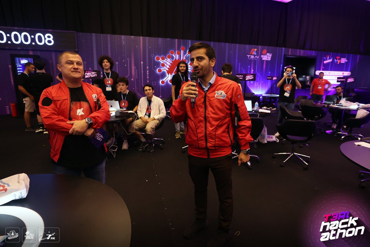 t3aiorg's tweet photo. TEKNOFEST Genel Sekreteri Muhammet Saymaz, ❝T3 AI Hackathon❞ yarışmacılarını ziyaret ederek geri sayım heyecanına ortak oldu.

#TEKNOFESTAKDENİZ ☀️🚀 https://t.co/m4e0rVlodw