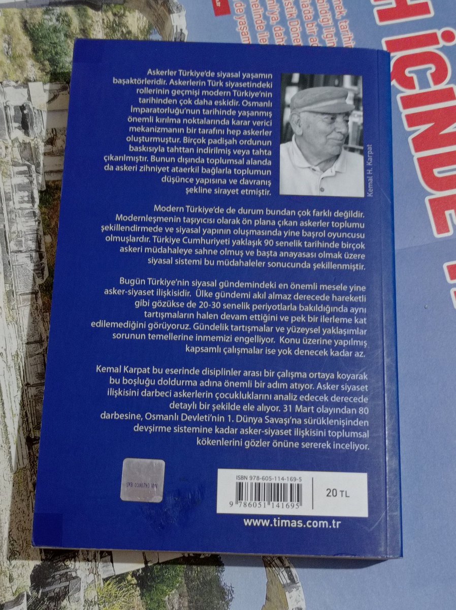 Bir hafta dünyadan kopuk biri olarak, gündeme dair olsun, kişisel kütüphanemdeki ve yaşamımda çok değerli Sayın Prof. Dr. Kemal H. Karpat duayen hocamızın önemli eserlerinden ilk baskı (2010) “Asker ve Siyaset” adlı olanı kesinlikle okuyunuz, öneririm. 

“Karpat” gözüyle bakınız!