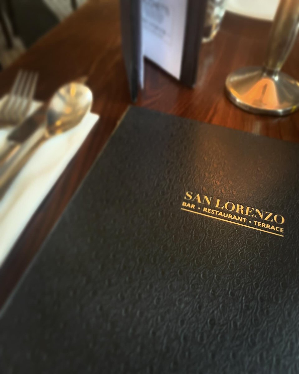 bestside_record's tweet photo. Staff meeting. Great to catch up with our colleagues, Diane and Charlie. (Steak and Champagne, respectively.) https://t.co/LR5czmKEIc