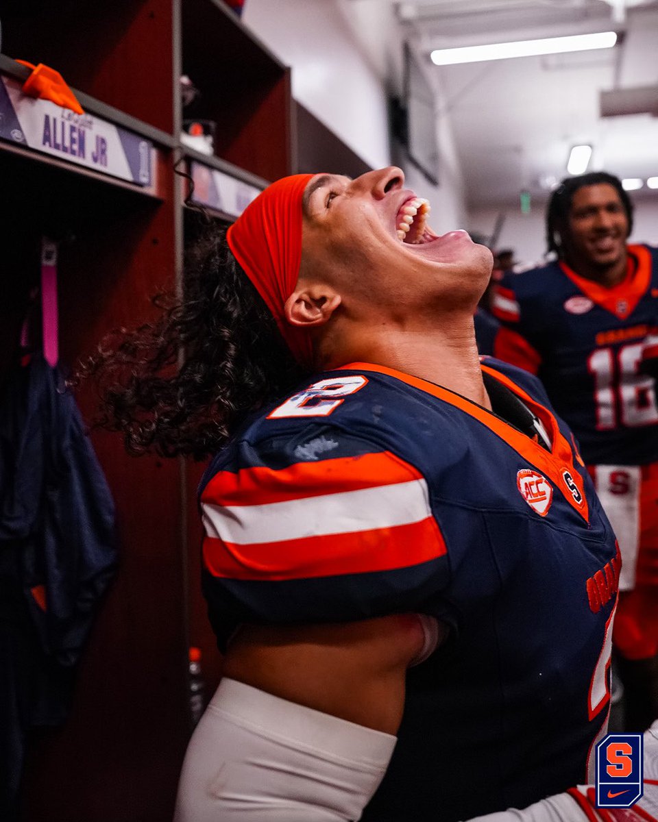 CuseFootball's tweet image. bzzzzzzzzz 

🍊🎯