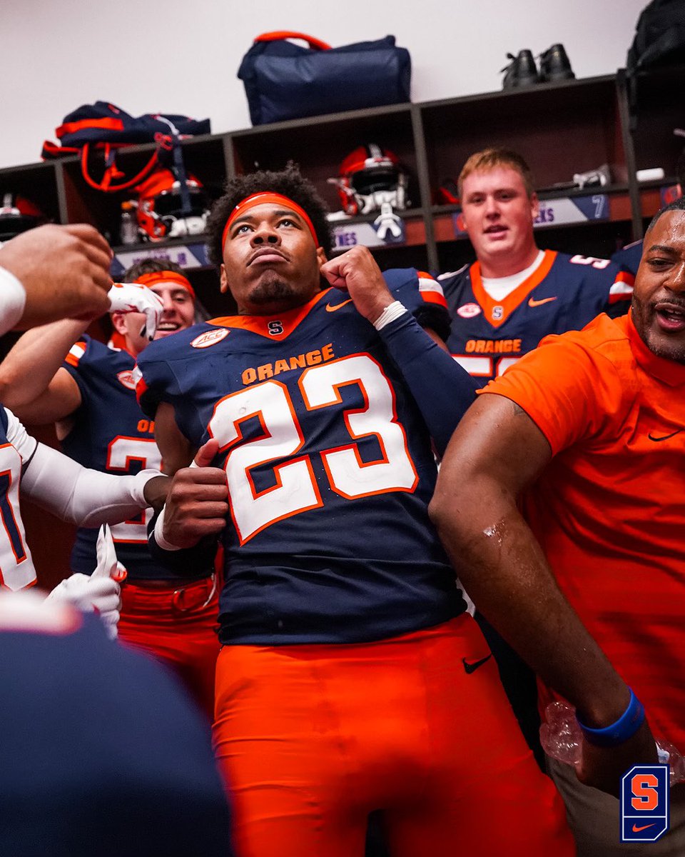 CuseFootball's tweet image. bzzzzzzzzz 

🍊🎯