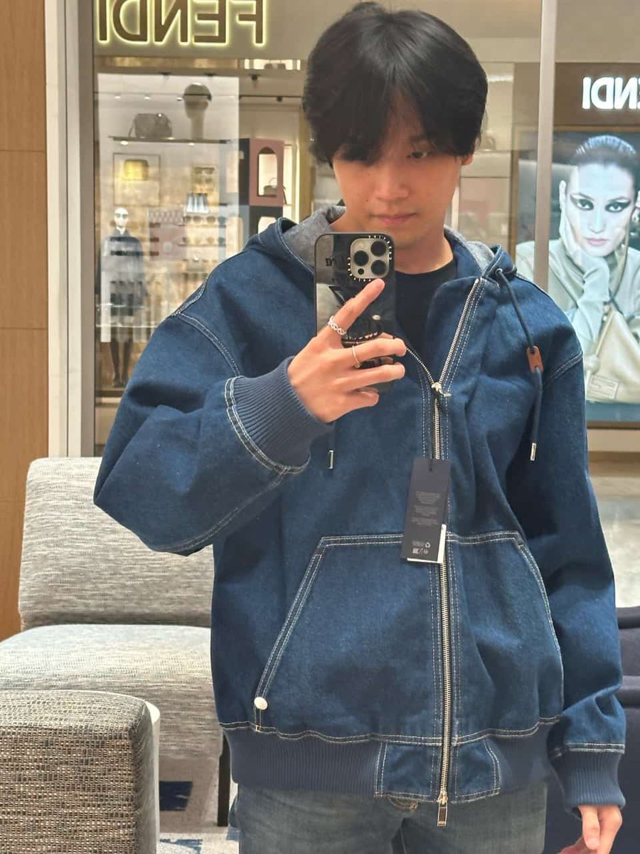 HAECHAN EL SEGUNDO DREAM EN HABLAR EN MÉXICO EL PRIMERO EN SUBIR UNA FOTO EN TIERRAS MEXICAS Y HAECHAN QUE SOLO COME COMIDA COREANA CUANDO VIAJA ESTÁ COMIENDO TACOS CARAJO HAECHAN ES MEXA AMA MEXICO