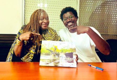 Je suis très fière de mon beau-frère et comment il met sa passion ❤️‍🔥 en action!

Deux œuvres ! ❤️✨ qui vous font voyager à travers le #Senegal d’une part, et la #Guinee de l’autre! 

« #Walangan: L’eau qui danse » Comment s’adapter au changement climatique dans une région où