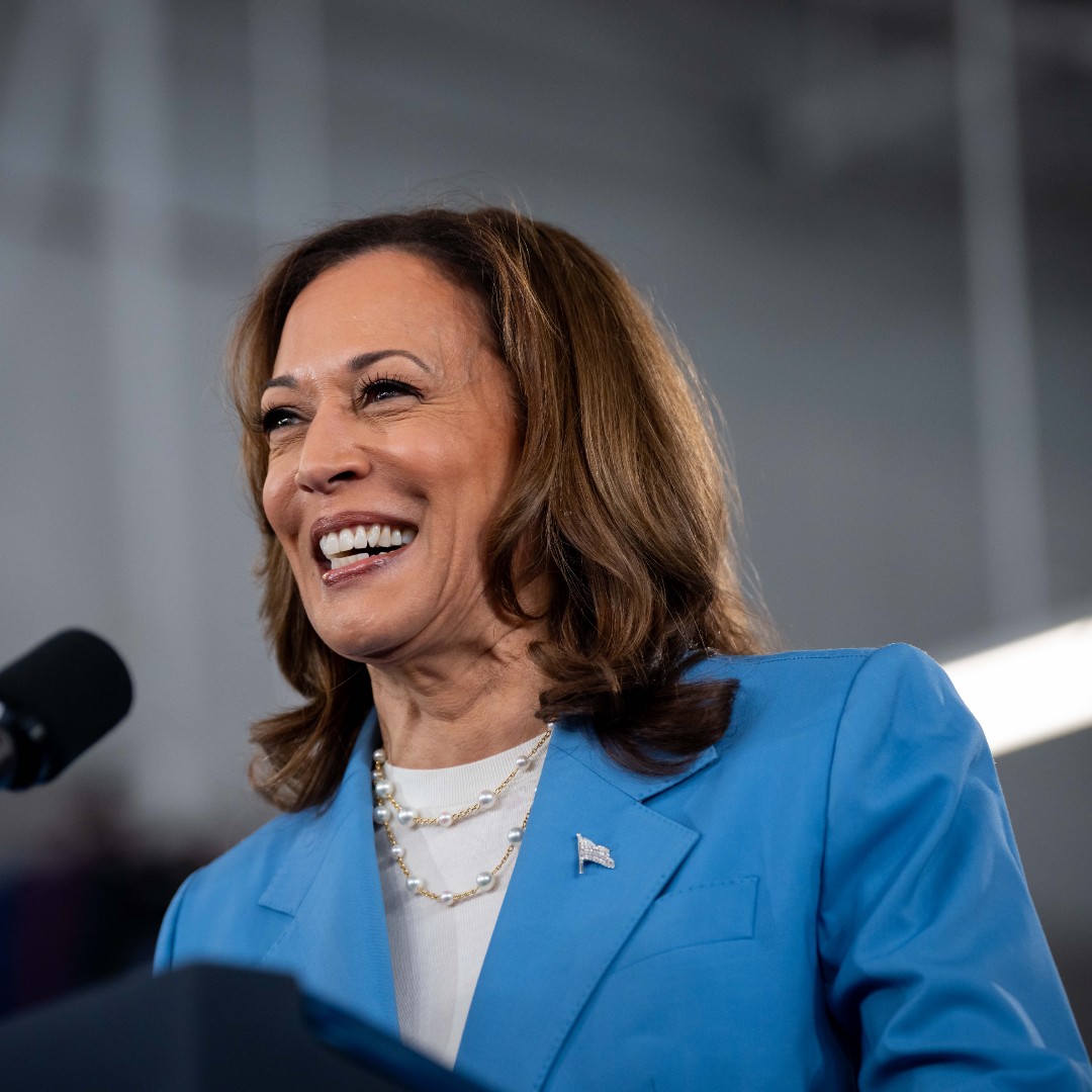 Kamala Harris tweet media