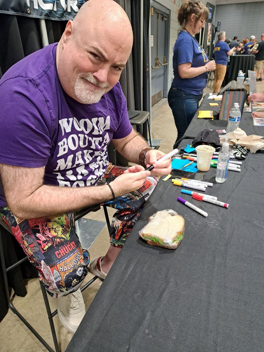 kylehebert's tweet image. I SIGNED A SAMMICH. #firsttimeforeverything @RkansasComicCon