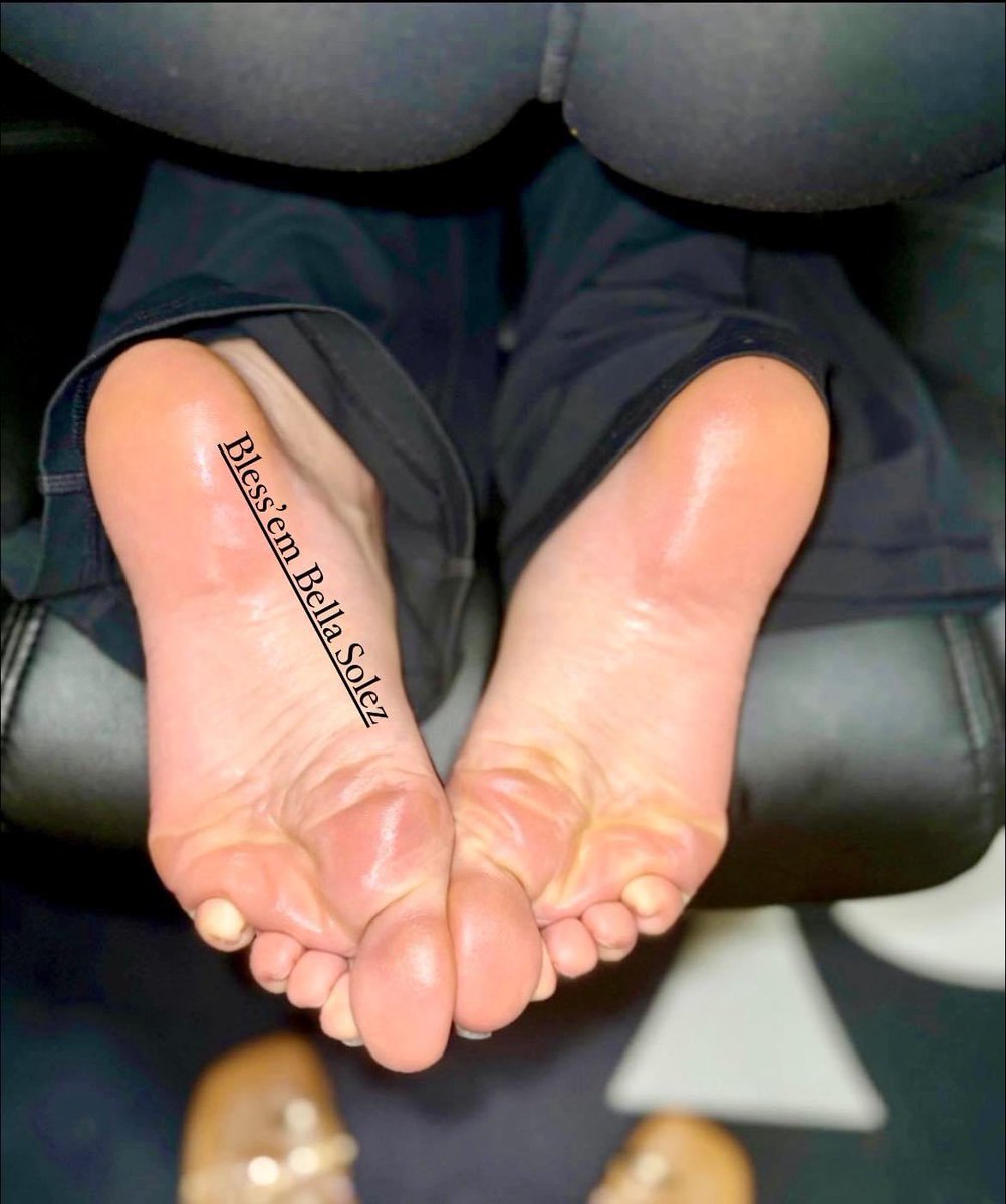 How could you dislike <a href="/Blessembella/">Ble Ssings</a> ? 🥰🖤