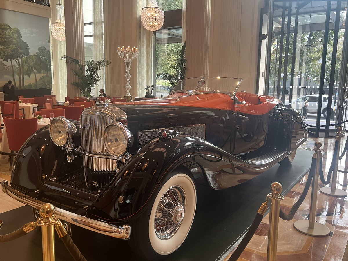Someone parked a 1 of 1 Duesenberg in my lobby! <a href="/thespafixer/">Steven Sykes</a> <a href="/v8oholic/">Steve </a> <a href="/motoringguruUK/">Motoring Guru🧢</a> <a href="/MotoringEvents/">Rich @MotoringEvents</a> <a href="/LUDENClassics/">LUDEN Automotive</a>