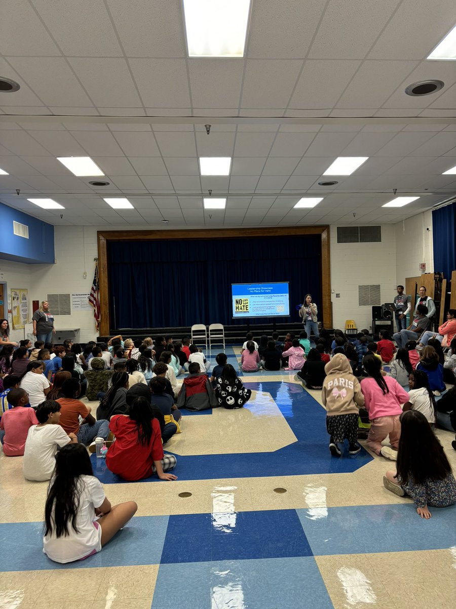 Started off Friday with our first Principal’s Chats of the year. Thanks to Mrs. Gray for introducing No Place for Hate to our community! It’s going to be a great year. <a href="/ADL/">ADL</a> <a href="/David_Chia_MCPS/">David Chia</a>