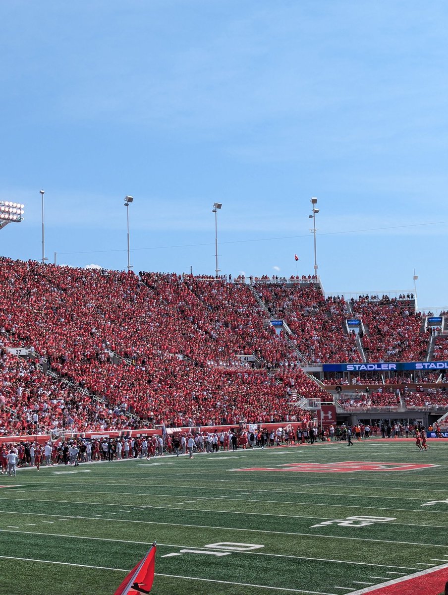 BevanWeed's tweet image. Muss is packed today.2 games in a row this year. #goutes #muss