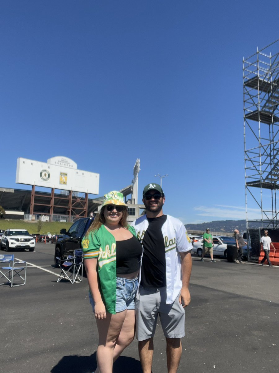 natalieek_'s tweet photo. #atthecoliseum https://t.co/ldgyNxO6Ws