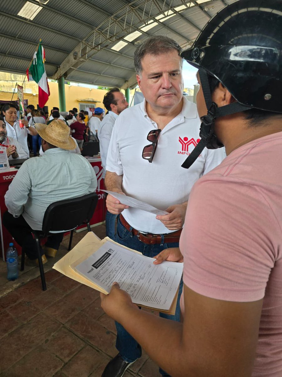 llanz2000's tweet photo. En la Caravana del Jaguar, acercando los trámites de #MejoravitRenueva #MejoravitRepara #CreditoTradicional , #MujerInfonavit #ResponsabilidadCompartida a los habitantes del municipio de Hopelchén.Un honor acompañar a la Gobernadora @LaydaSansores
@Infonavit
#EstesDondeEstes https://t.co/SAaEZzXLlk