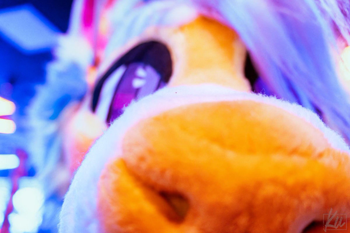 sneef sneef 
📷: <a href="/callmeKuRue/">Ku</a>